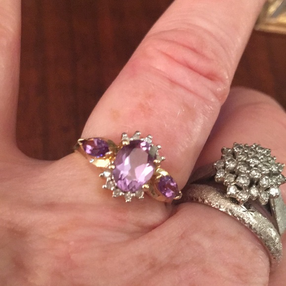 10k Gold Diamond & Amethys ring beautiful - Picture 4 of 13